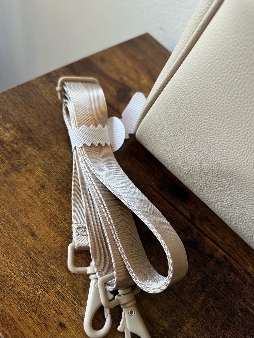Bugatti Beige Duffle Bag Weekender with Crossbody Strap Vegan Leather NWT - Picture 4 of 8